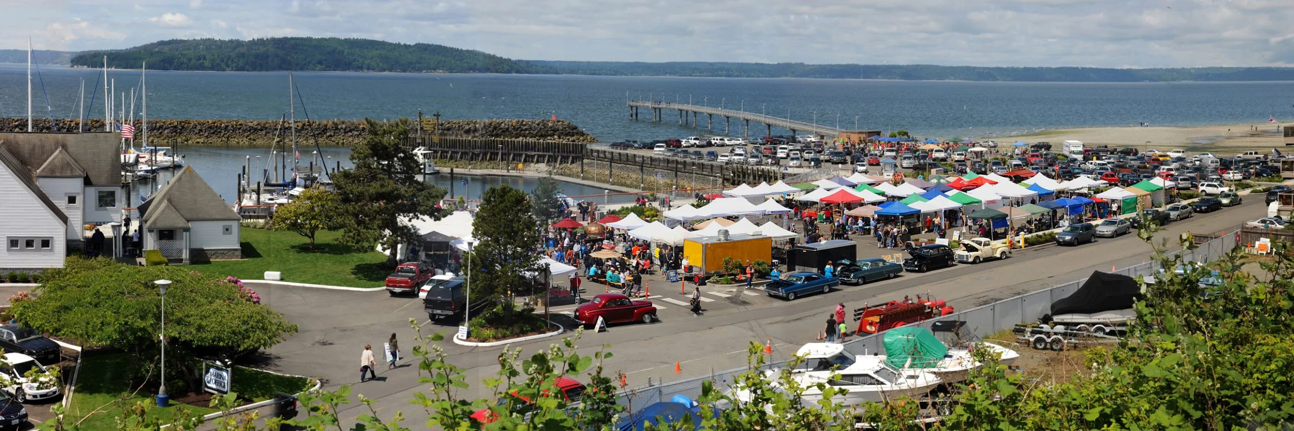 We make moving fast, stress-free, and simple for families and businesses across Des Moine, WA